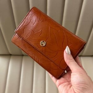 Valentina brown genuine leather leaf-embossed trifold wallet